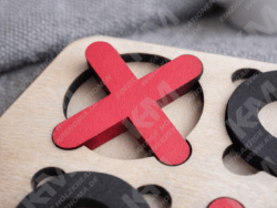 Holz Tic‑Tac‑Toe Familienspiel aus Lindensperrholz – Klassisches Drei‑Gewinnt, perfektes Geschenk