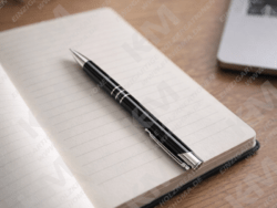 Personalisierter Metall-Kugelschreiber mit Gravur – Hochwertig & elegant