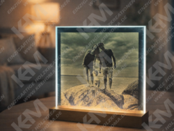 Eleganter Spiegel 15x15 cm mit individueller Gravur – Bild oder Text nach Wunsch