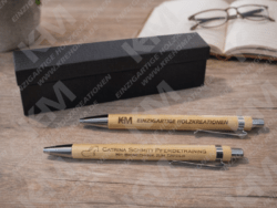 Personalisierter Bambus Kugelschreiber mit Gravur – Holzstift als Geschenk für Büro, Schule & Business