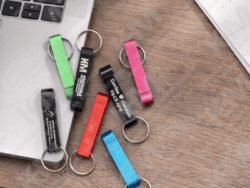 Robuster Flaschenöffner aus Aluminium mit Wunsch‑Gravur – Schlüsselanhänger