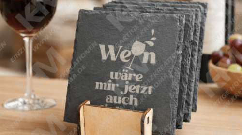 Personalisierte Schieferuntersetzer im Halter | Untersetzer Set mit Gravur – Deko & Geschenkidee